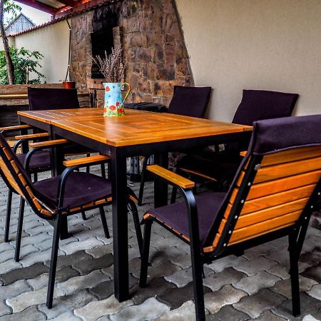 Tornacos Vendeghaz Hotel Vlahita Luaran gambar