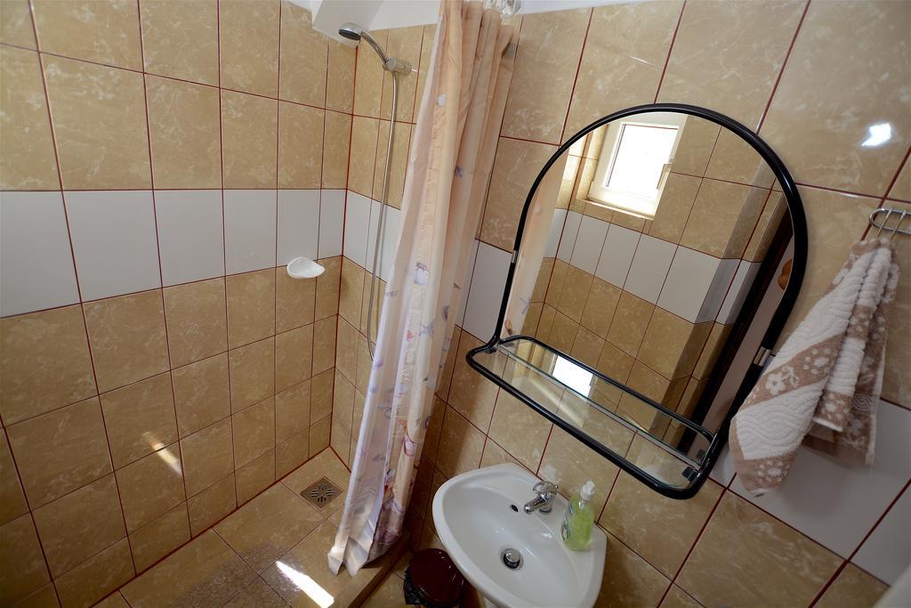 Tornacos Vendeghaz Hotel Vlahita Luaran gambar