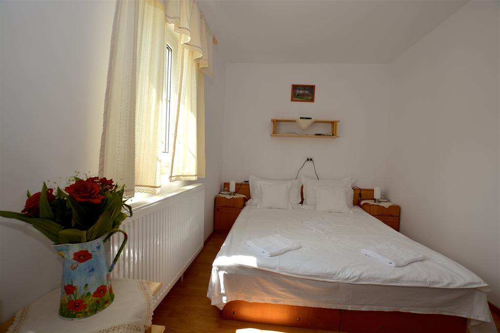 Tornacos Vendeghaz Hotel Vlahita Luaran gambar