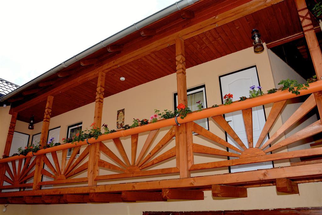 Tornacos Vendeghaz Hotel Vlahita Luaran gambar