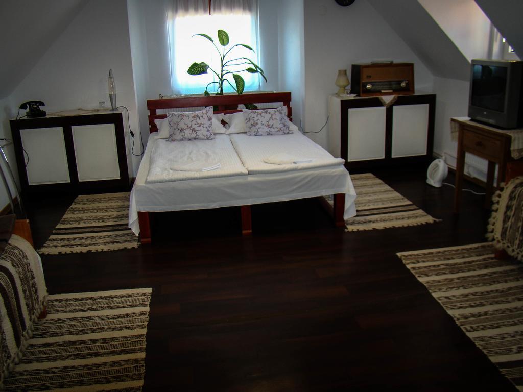 Tornacos Vendeghaz Hotel Vlahita Luaran gambar